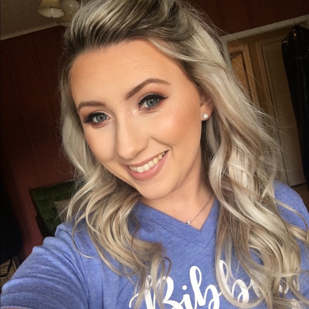 Meet your Posher, Savanna